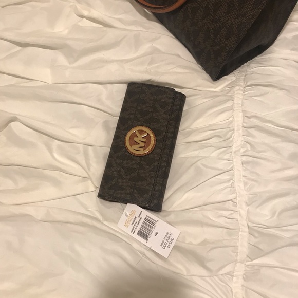 ⚡️FREE WALLET⚡️Michael Kors purse w/wallet - Picture 4 of 4